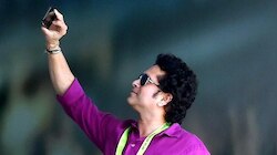 এমসিজিতে সেলফি তুললেন ভগবান
