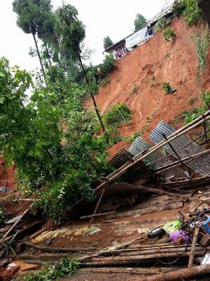 পাহাড়ে ধস-বিপর্যয়ে আর্থিক ক্ষতিপূরণের ঘোষণা প্রধানমন্ত্রী, মুখ্যমন্ত্রী, জিটিএ-র