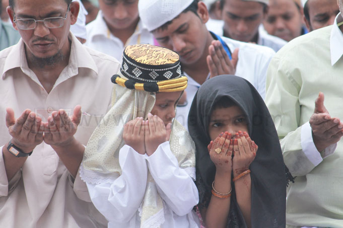 আজ খুশির ইদ, গোটা বিশ্বের সঙ্গে উৎসবের আনন্দে মাতোয়ারা কলকাতাও 