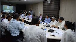 বন্যা ত্রাণ নিয়ে মুখ্যমন্ত্রীর ডাকা সর্বদল বৈঠকে যাচ্ছেন বামেরা, দূরে থাকছেন রাহুল, যাবেন না অধীর 