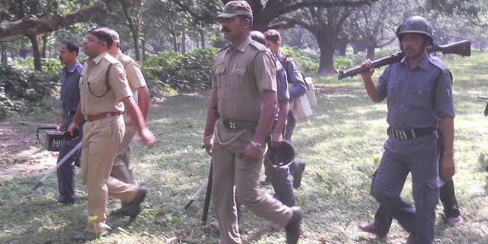 মালদা এখন &#039;কারগিল&#039;, রাতভর গুলিতে মালদার কালিয়াচক আতঙ্কে দিন গুনছে, নিহত ১