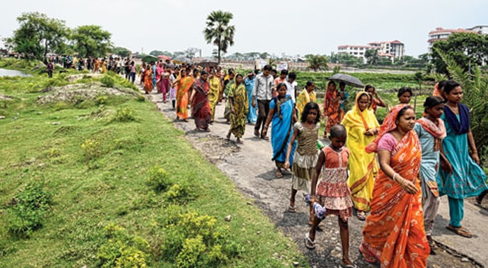 আতঙ্ক ক্রমশ গ্রাস করছে কামদুনির বাসিন্দাদের