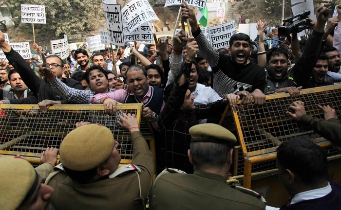 JNU-য়ে কানহাইয়াকাণ্ডে চাপ বাড়ল পুলিসের ওপর