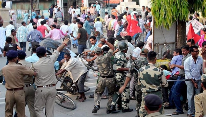 মদ্যপানের প্রতিবাদ করায় তাণ্ডব, উত্তপ্ত হল কালিকাপুর রোড