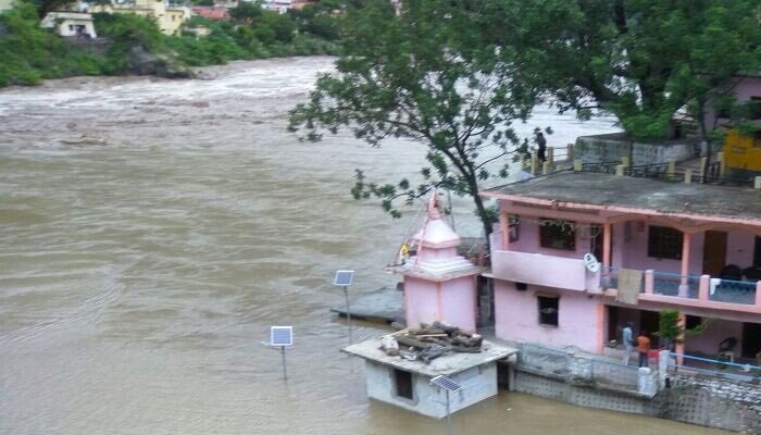 উত্তরাখণ্ডের চামোলিতে মেঘ ভাঙা বৃষ্টিতে মৃত ৩০, উদ্ধারে NDRF