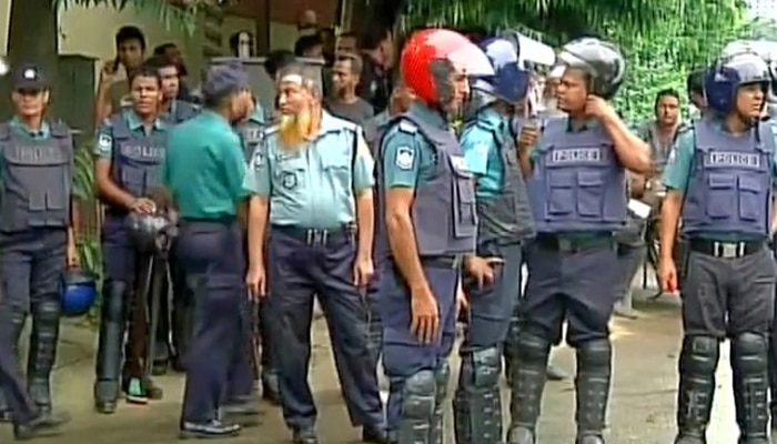 ১২ ঘণ্টার স্নায়ুযুদ্ধের পর জঙ্গি নিকেশে সেনা অভিযান &#039;শেষ&#039; বাংলাদেশে, ভারতের আন্তর্জাতিক বিমানবন্দরগুলিতে জারি হাই অ্যালার্ট