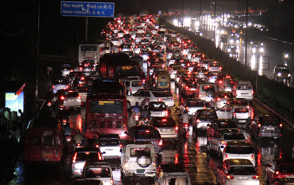 A huge traffic jam at ring road towards ISBT after lash of heavy rain in New Delhi