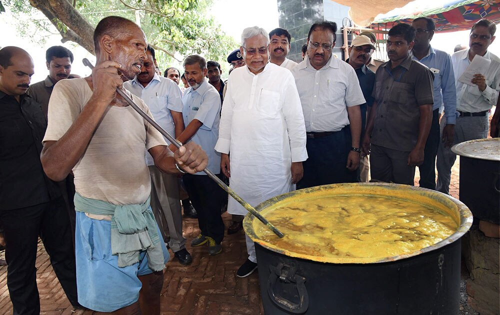 Bihar Chief Minister Nitish Kumar visits a flood relief camp in Katihar
