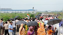  সিঙ্গুর উত্সবের প্রস্তুতি প্রায় শেষ, দুটি মঞ্চ বাঁধার কাজ শেষ পর্যায়ে