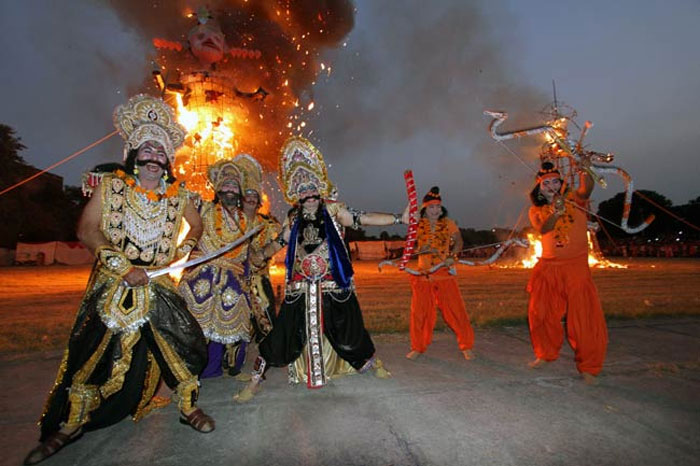 আনন্দ বদলে গেল শোকে, হতভম্ব মোরাদাবাদ