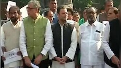 নোটকাণ্ডে বিরোধীদের চাপের মুখে সুর নরম কেন্দ্রের?