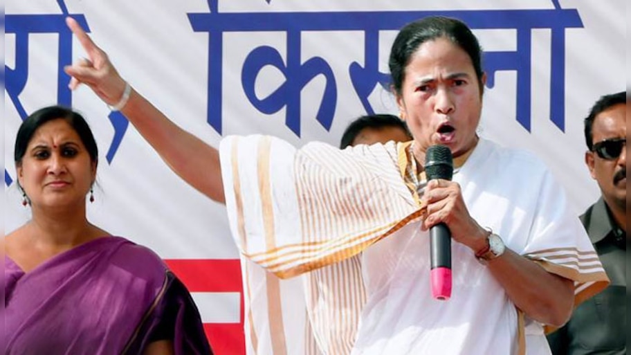  নোটি বাতিল ইস্যুতে আন্দোলনে ঝাঁঝ আনতে ফের দিল্লি যেতে পারেন মমতা 
