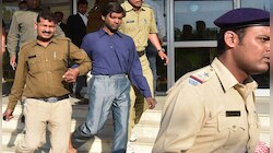 কেন খুন হতে হল আকাঙ্ক্ষাকে? প্রশ্নের খোঁজে তদন্তকারীরা