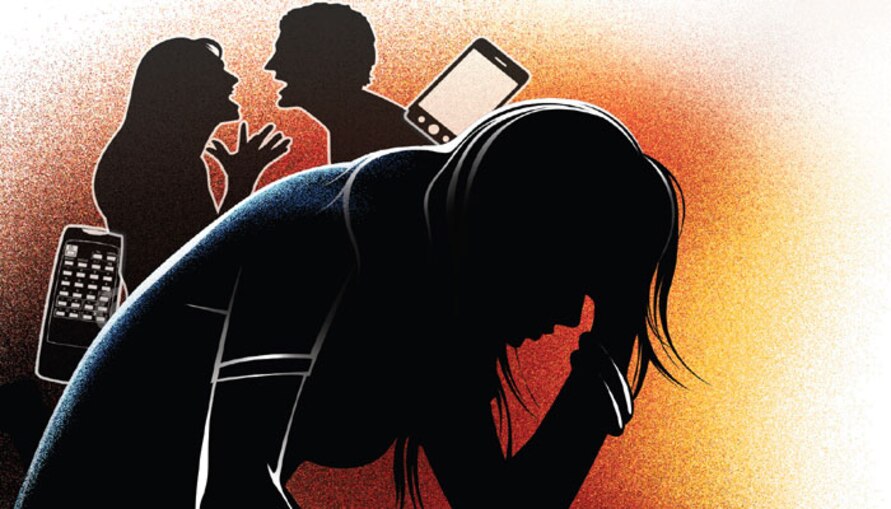 প্রেমে প্রত্যাখ্যান, অ্যাসিড হামলার হুমকি যুবকের, আত্মঘাতী কলেজ ছাত্রী