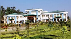 উত্তরকন্যার সামনে দুর্ঘটনায় জখম ছয় খুদে পড়ুয়া