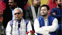 লালুর হাত ছেড়ে বিজেপির নৌকায় নীতীশ, মহাজোট ভাঙায় বিজেপির ষড়যন্ত্রকে দুষছেন লালুপুত্র তেজস্বী 