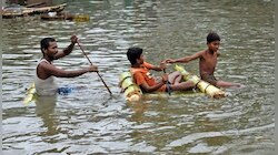 ভেলাই এখানে একমাত্র ভরসা