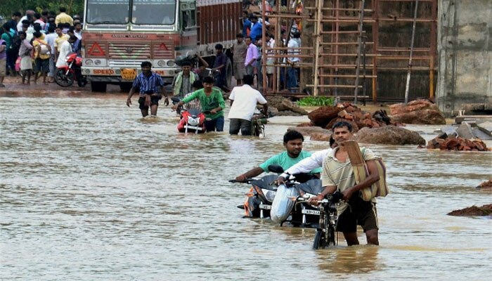 ধীরে ধীরে জল সরছে, আশায় বুক বাঁধছে ঘাটাল