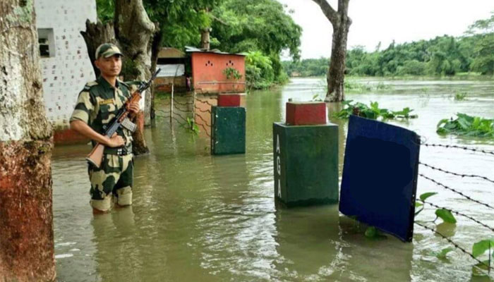 দুর্যোগেও সীমান্ত রক্ষায় অবিচল BSF