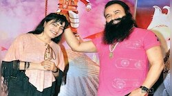 ‘বিশ্বাসঘাতক’ হানিপ্রীতের মুখটাও আর এখন দেখতে চান না রাম রহিম! 