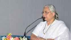 কলকাতা হাইকোর্টের প্রধান বিচারপতি নিশীথা মাত্রের গাড়িতে বেপরোয়া বাইকের ধাক্কা