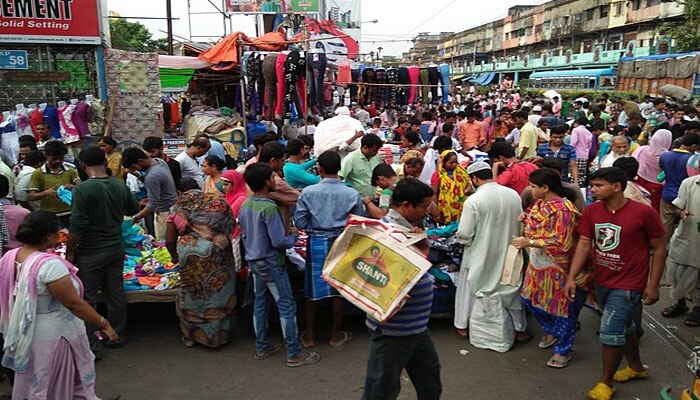 রাস্তার ওপর হাট বসানো নিয়ে দুপক্ষের মধ্যে গণ্ডগোল, হাতাহাতি