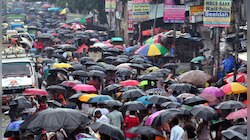 বৃষ্টিতে কি পুজোর বাজার মাটি হবে? জানুন কী বলছেন আবহাওয়াবিদরা