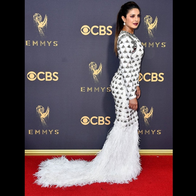 Priyanka Chopra makes a dazzling appearance in Emmys 2017