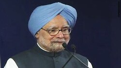 দুনিয়ার কোনও দেশই নোটবন্দির মতো বেপরোয়া সিদ্ধান্ত নেয়নি, কেন্দ্রকে তোপ মনমোহনের 