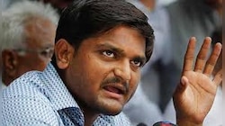 হার্দিককে সর্দার প্যাটেলের সঙ্গে তুলনা করে বিতর্কে কংগ্রেস