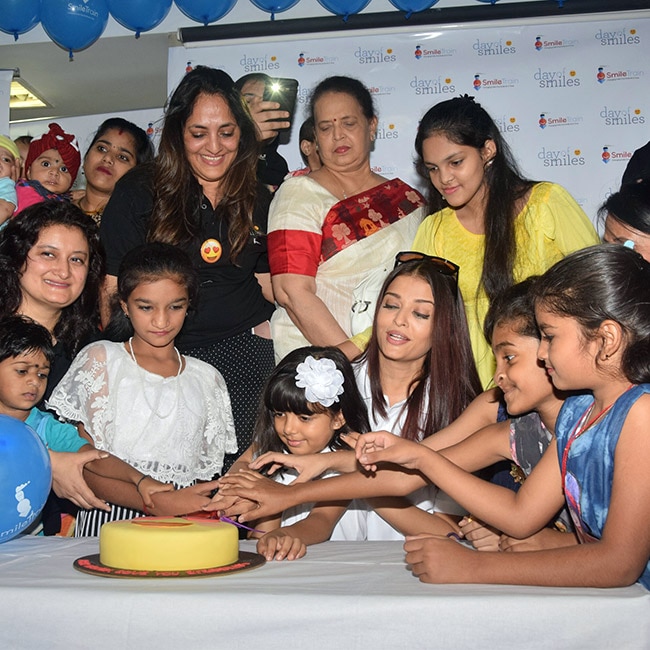 কাঁদছেন ঐশ্বর্য, বাড়ছে কৌতুহল, ভাইরাল রাই-এর সেই ছবি 