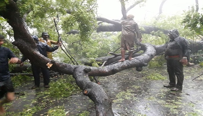 তামিলনাড়ুকে ভাসিয়ে লাক্ষাদ্বীপের পথে অক্ষি