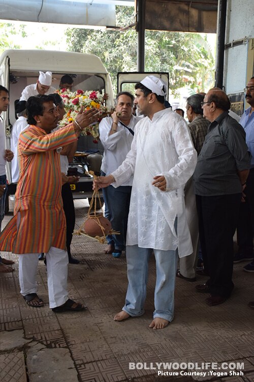 প্রয়াত অভিনেত্রী শাম্মি আন্টিকে শেষ শ্রদ্ধা বলিউড সেলেবদের 