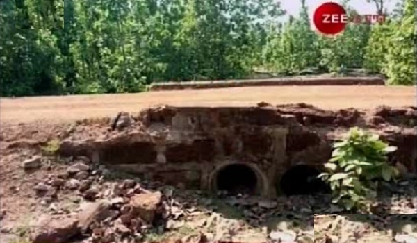শালবনিতে কার্তুজ ভর্তি কৌটো উদ্ধারকে ঘিরে আতঙ্ক শালবনিতে কার্তুজ ভর্তি কৌটো উদ্ধারকে ঘিরে আতঙ্ক