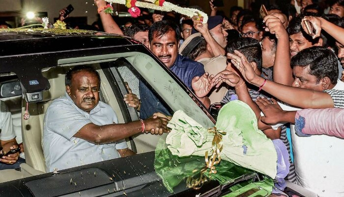 সহজেই আস্থাভোটে জয় কুমারস্বামীর, অস্বস্তি এড়াতে কক্ষত্যাগ বিজেপির 