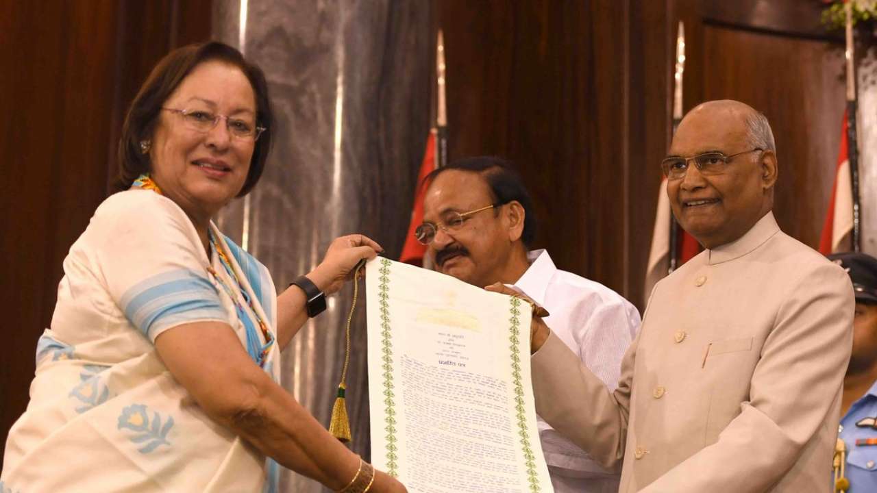 পুরস্কার গ্রহণ করার পর নাজমা হেপতুল্লা বলেন, গণতন্ত্র আমাদের সবচেয়ে শক্তি। স্বাধীনতার ৭০ বছর পরেও তা অক্ষুন্ন রয়েছে। বৈচিত্র্যের মধ্যে ঐক্যের পাঠ বিশ্বকে দিয়েছি আমরা।   