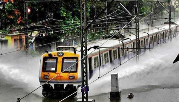 রাষ্ট্রপতি পুরস্কার প্রাপ্ত শিক্ষকরা সেকেন্ড ক্লাস ও স্লিপার ক্লাসের টিকিটে ৫০ শতাংশ ছাড় পেয়ে থাকেন।