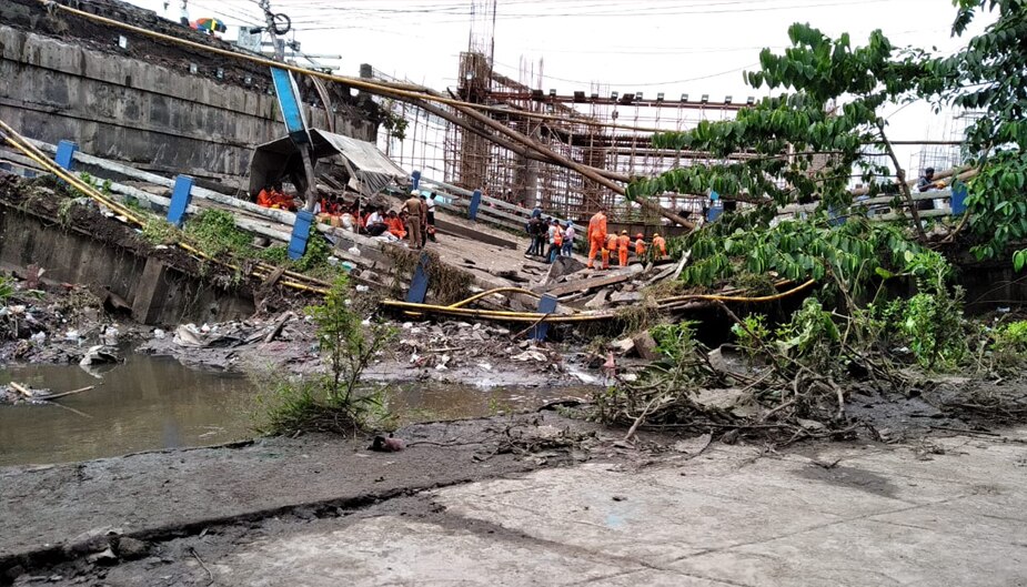 মাঝেরহাট উড়ালপুল দুর্ঘটনায় দায়ী ৮ সরকারি আধিকারিকের গাফিলতি