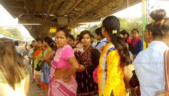 সাতসকালে ওভারহেড তার ছিঁড়ে বিপত্তি, হাওড়া-তারকেশ্বর ডাউন লাইনে ট্রেন চলাচল বন্ধ