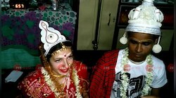 এমনই প্রেমের টান! কানাডার প্রাসাদ থেকে  কালনার  ছাউনির ঘরে ক্যাথরিন