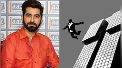 বহুতল থেকে ঝাঁপ জিৎ-এর, কী এমন ঘটল?