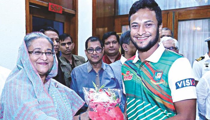 ভোটপ্রার্থী সাকিব? রাতেই দেখা করলেন প্রধানমন্ত্রীর সঙ্গে! ভোটপ্রার্থী সাকিব? রাতেই দেখা করলেন প্রধানমন্ত্রীর সঙ্গে!