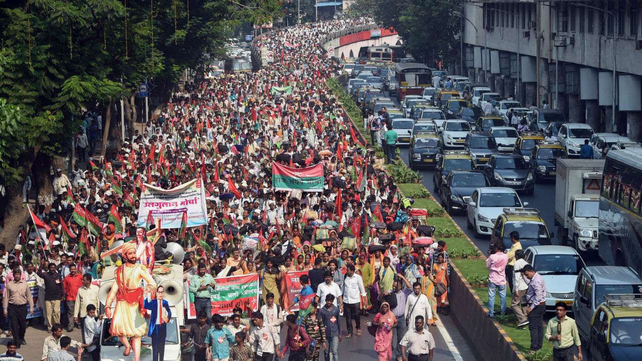 কৃষক আন্দোলনে ফের উত্তাল হল মুম্বই, সরকারের আশ্বাসে থামল বিক্ষোভ