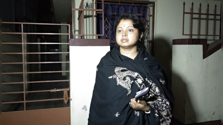 সন্তান কোথায়? জানেন না এই মা!