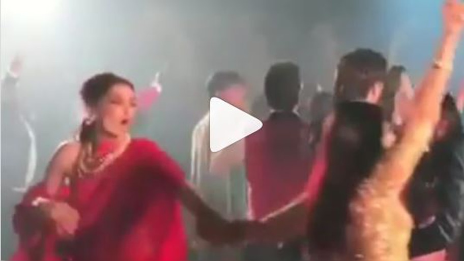 ভিডিয়ো: অম্বানির মেয়ের বিয়েতে নাচলেন শাহরুখ, আমির, মার্কিন প্রেসিডেন্ট পদপ্রার্থীর  