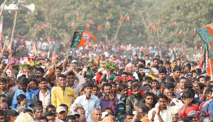 অমিত শাহর বদলে আজ সিউড়িতে স্মৃতি ইরানি, ঝাড়গ্রামে দিলীপ-মুকুলদের সভা