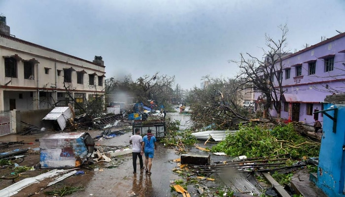 ফণির &#039;ছোবলে&#039; প্রাণ হারালেন কমপক্ষে ৮ জন, বিপর্যস্ত ওডিশা      