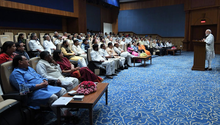 আডবাণী-জোশী থেকে রাষ্ট্রপতির সঙ্গে সাক্ষাত্, একনজরে মোদীর দিনভরের কর্মসূচি