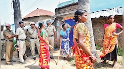 কাটমানি ফেরতের দাবিতে তৃণমূল নেতাকে ঘিরে বিক্ষোভ ইলামবাজারে