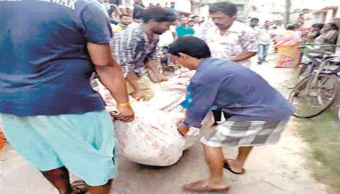 বদ্ধ ঘরে স্বামী-স্ত্রীর রক্তাক্ত দেহ, খুন করে আত্মহত্যা না অন্য কিছু?